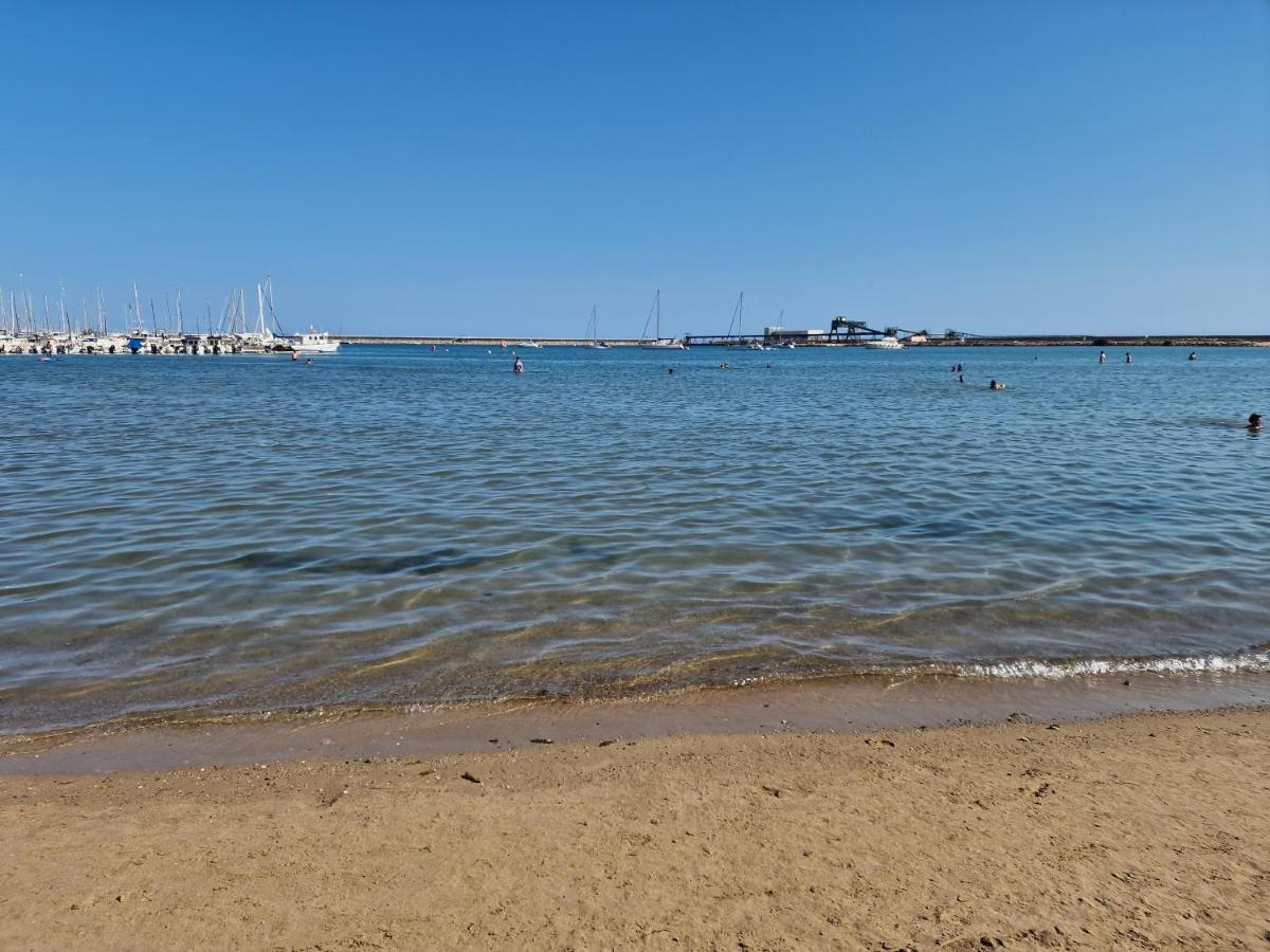 Apartament Carmen Торевиеха Екстериор снимка